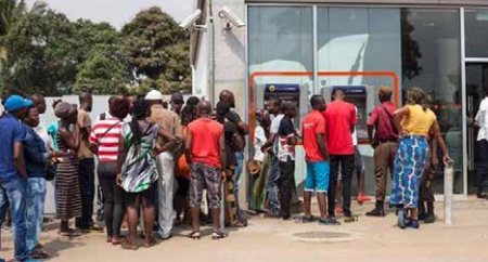 Enchentes nos Bancos em Angola