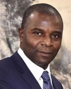 ANGOLA :  Edeltrudes Costa o calmo ladrão corrupto