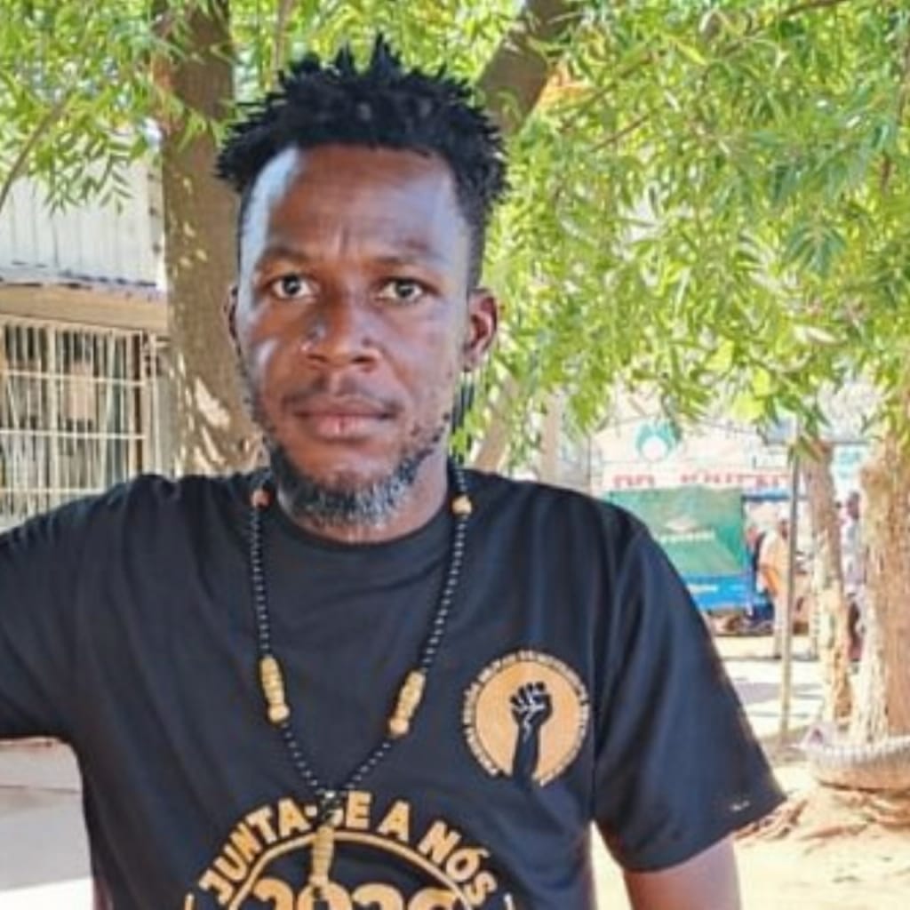 Retrato do ativista angolano Moisés Pinto Tavares, membro do Movimento Revolucionário, raptado por agentes do SIC no Zango 4.