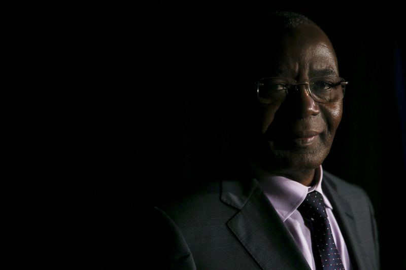 Marcolino Moco Antigo primeiro-ministro de Angola questiona silêncio de estação televisiva e denuncia clima de medo