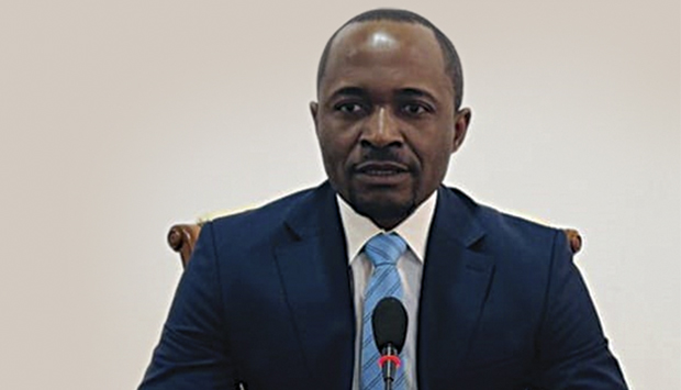 Governador do Moxico Leste acusado de liderar esquema de contrabando de madeira