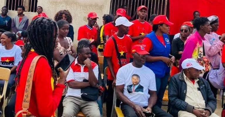 CRISE DE MEMBRO : MPLA reduz a exigência de 1.000 para 2.00 assinaturas para cada candidato para processo de eleição dos secretários comunais e de zonas