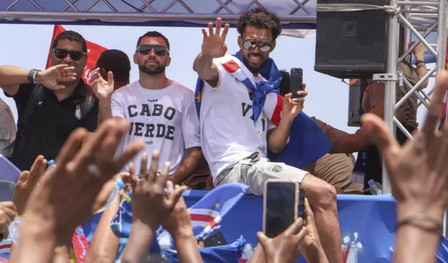 Cabo Verde recebe em festa “Tubarões Azuis” no Dia da Independência