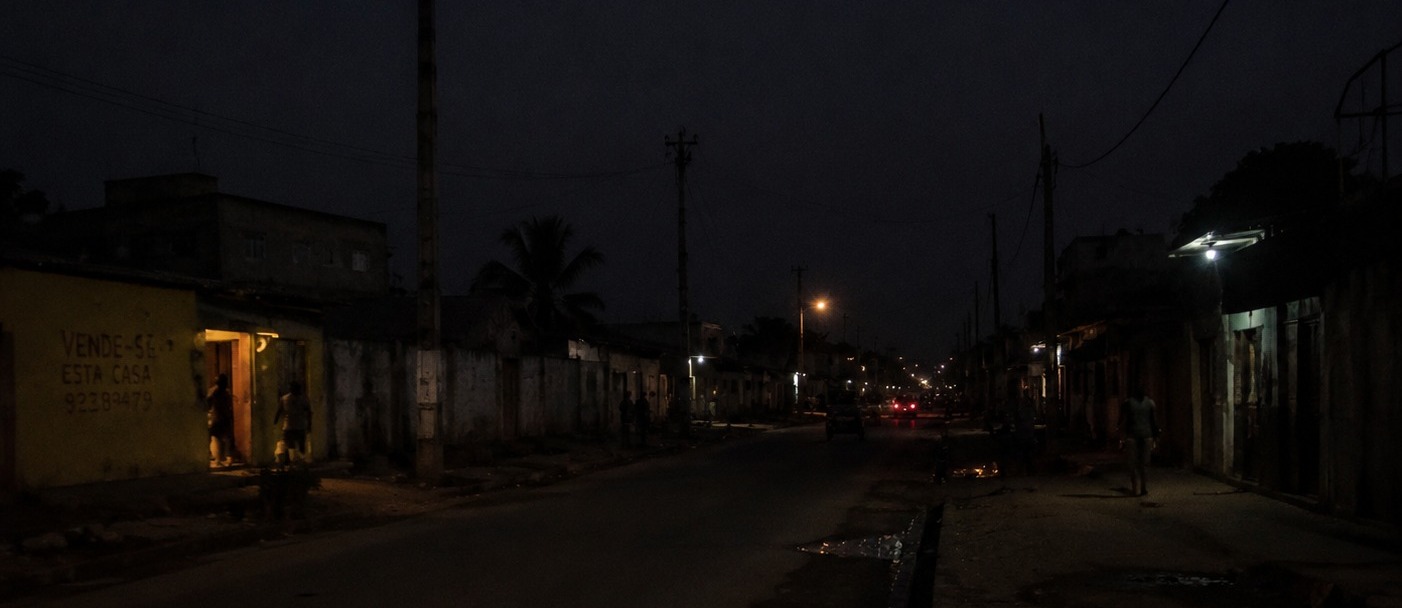 É verdade que apenas 42% da população angolana tem acesso à electricidade