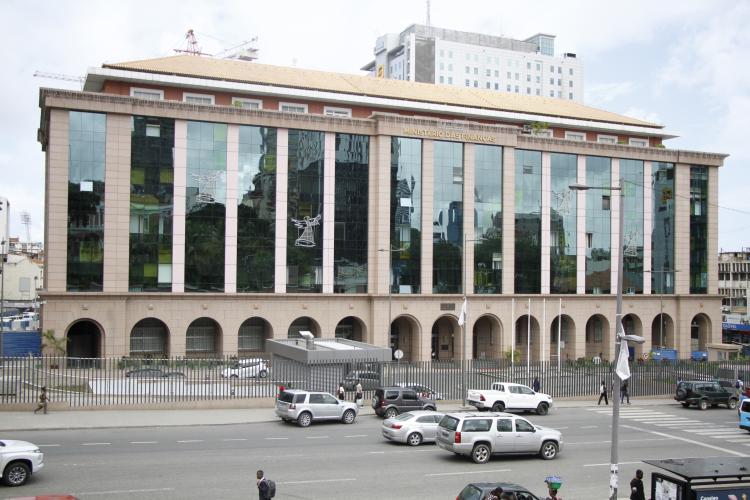 IRPS, custo de vida e a crise de credibilidade da política fiscal angolana